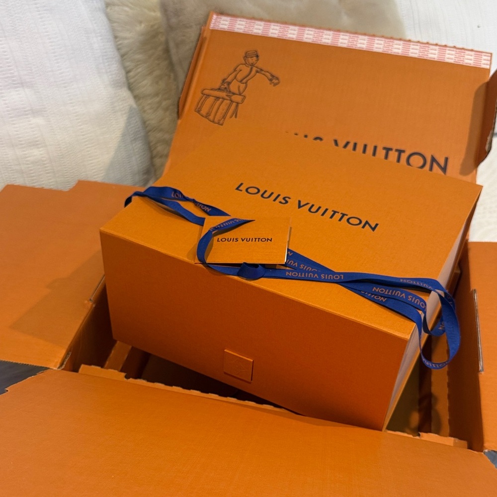 Louis Vuitton box